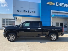 Used 2022  Chevrolet Silverado 3500HD 4WD Crew Cab 159" High Country Dsl at Ollenburg Motors near Garner&comma; IA