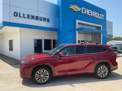 Used 2021 Toyota Highlander Hybrid Platinum AWD at Ollenburg Motors near Garner, IA