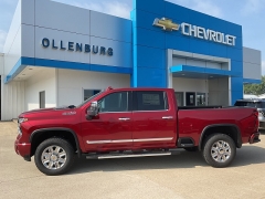 New 2025 Chevrolet Silverado 3500HD 4WD Crew Cab 159" High Country Dsl at Ollenburg Motors near Garner, IA
