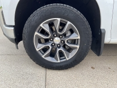 Used 2021  Chevrolet Silverado 1500 4WD Crew Cab 147" LT at Ollenburg Motors near Garner&comma; IA