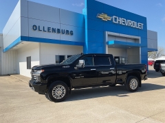 Used 2022  Chevrolet Silverado 3500HD 4WD Crew Cab 159" High Country Dsl at Ollenburg Motors near Garner&comma; IA