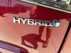 Used 2021 Toyota Highlander Hybrid Platinum AWD at Ollenburg Motors near Garner, IA