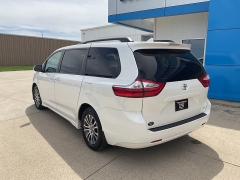 Used 2018  Toyota Sienna 4d Wagon XLE 7-Pass w&sol;Auto Access Seat at Ollenburg Motors near Garner&comma; IA