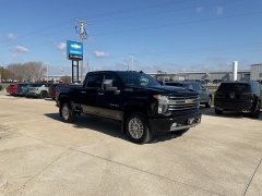 Used 2022  Chevrolet Silverado 3500HD 4WD Crew Cab 159" High Country Dsl at Ollenburg Motors near Garner&comma; IA