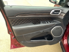 Used 2020  Jeep Grand Cherokee 4d SUV 4WD Summit V8 at Ollenburg Motors near Garner, IA