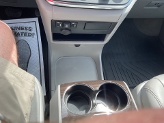 Used 2018  Toyota Sienna 4d Wagon XLE 7-Pass w&sol;Auto Access Seat at Ollenburg Motors near Garner&comma; IA