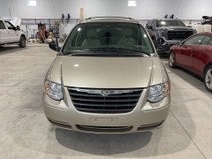 Used 2006  Chrysler Town & Country 4d Wagon Touring at Ollenburg Motors near Garner&comma; IA