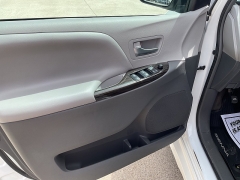 Used 2018  Toyota Sienna 4d Wagon XLE 7-Pass w&sol;Auto Access Seat at Ollenburg Motors near Garner&comma; IA