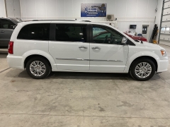 Used 2015  Chrysler Town & Country 4d Wagon Limited Platinum at Ollenburg Motors near Garner&comma; IA