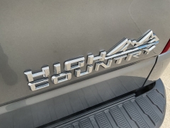 Used 2019  Chevrolet Silverado 1500 4WD Crew Cab High Country at Ollenburg Motors near Garner&comma; IA