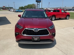 Used 2021 Toyota Highlander Hybrid Platinum AWD at Ollenburg Motors near Garner, IA