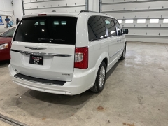 Used 2015  Chrysler Town & Country 4d Wagon Limited Platinum at Ollenburg Motors near Garner&comma; IA