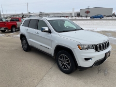 Used 2021  Jeep Grand Cherokee Limited 4x4 at Ollenburg Motors near Garner, IA