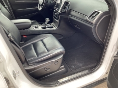 Used 2021  Jeep Grand Cherokee Limited 4x4 at Ollenburg Motors near Garner, IA