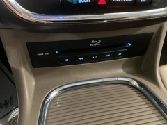 Used 2015  Chrysler Town & Country 4d Wagon Limited Platinum at Ollenburg Motors near Garner&comma; IA