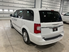 Used 2015  Chrysler Town & Country 4d Wagon Limited Platinum at Ollenburg Motors near Garner&comma; IA