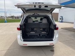 Used 2018  Toyota Sienna 4d Wagon XLE 7-Pass w&sol;Auto Access Seat at Ollenburg Motors near Garner&comma; IA
