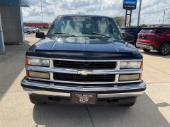 Used 1999  Chevrolet Suburban 1500 SUV 4WD LT at Ollenburg Motors near Garner&comma; IA