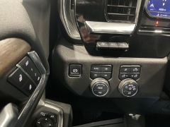 Used 2024  Chevrolet Silverado 2500HD 4WD Crew Cab 159" High Country Gas at Ollenburg Motors near Garner&comma; IA