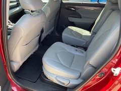 Used 2021 Toyota Highlander Hybrid Platinum AWD at Ollenburg Motors near Garner, IA