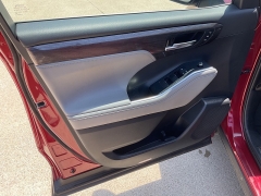 Used 2021 Toyota Highlander Hybrid Platinum AWD at Ollenburg Motors near Garner, IA