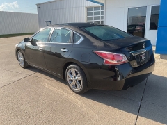 Used 2015  Nissan Altima 4d Sedan SL 2&period;5L at Ollenburg Motors near Garner&comma; IA