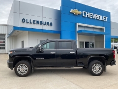 Used 2022 Chevrolet Silverado 3500HD 4WD Crew Cab 159" High Country Dsl at Ollenburg Motors near Garner, IA