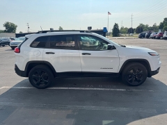 Used 2017 Jeep Cherokee 4d SUV 4WD Sport I4 Altitude at Deal King Adrian near Adrian, MI