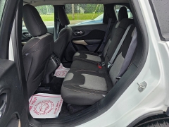 Used 2017 Jeep Cherokee 4d SUV 4WD Sport I4 Altitude at Maxx Loans near St. Adrian, MI