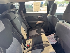 Used 2017 Jeep Cherokee 4d SUV 4WD Sport I4 Altitude at Deal King Adrian near Adrian, MI