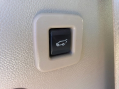 Used 2014 Lincoln Navigator 4d SUV 4WD at Maxx Loans near St. Adrian, MI