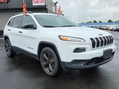 Used 2017 Jeep Cherokee 4d SUV 4WD Sport I4 Altitude at Maxx Loans near St. Adrian, MI