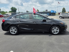 Used 2017 Chevrolet Cruze 4d Sedan LT Auto at Maxx Loans near St. Adrian, MI