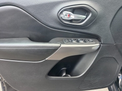 Used 2019 Jeep Cherokee 4d SUV 4WD Latitude 3.2L at Maxx Loans near St. Adrian, MI