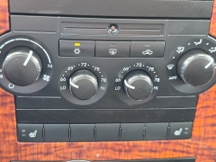 Used 2009 Jeep Commander 4d SUV 4WD Limited at Maxx Loans near St. Adrian, MI