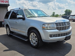 Used 2014 Lincoln Navigator 4d SUV 4WD at Maxx Loans near St. Adrian, MI