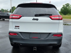 Used 2017 Jeep Cherokee 4d SUV 4WD Sport I4 Altitude at Maxx Loans near St. Adrian, MI