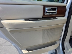 Used 2014 Lincoln Navigator 4d SUV 4WD at Maxx Loans near St. Adrian, MI