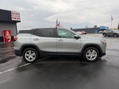 Used 2024  GMC Terrain FWD 4dr SLE at Maxx Loans near St&period; Adrian&comma; MI