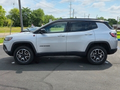 Used 2024 Jeep Compass Trailhawk 4x4 at Maxx Loans near St. Adrian, MI