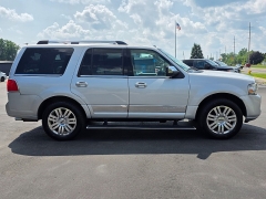 Used 2014 Lincoln Navigator 4d SUV 4WD at Maxx Loans near St. Adrian, MI