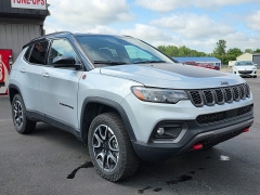 Used 2024 Jeep Compass Trailhawk 4x4 at Maxx Loans near St. Adrian, MI