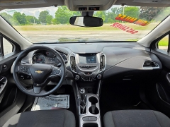 Used 2017 Chevrolet Cruze 4d Sedan LT Auto at Maxx Loans near St. Adrian, MI