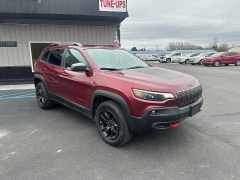  2019 Jeep Cherokee 4d SUV 4WD Trailhawk 3.2L at Deal King Adrian near Adrian, MI