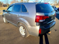Used 2015 Kia Sorento 4d SUV AWD LX at Maxx Loans near ,