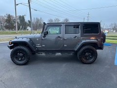 Used 2017  Jeep Wrangler Unlimited 4d Convertible Sahara at Maxx Loans near St&period; Adrian&comma; MI