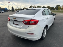 Used 2018 Chevrolet Cruze 4d Sedan LT Auto at Maxx Loans near St. Adrian, MI