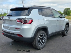 Used 2024 Jeep Compass Trailhawk 4x4 at Maxx Loans near St. Adrian, MI