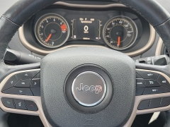 Used 2017 Jeep Cherokee 4d SUV 4WD Sport I4 Altitude at Maxx Loans near St. Adrian, MI