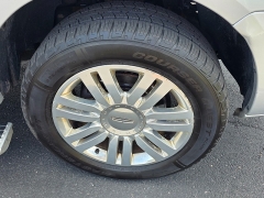 Used 2014 Lincoln Navigator 4d SUV 4WD at Maxx Loans near St. Adrian, MI